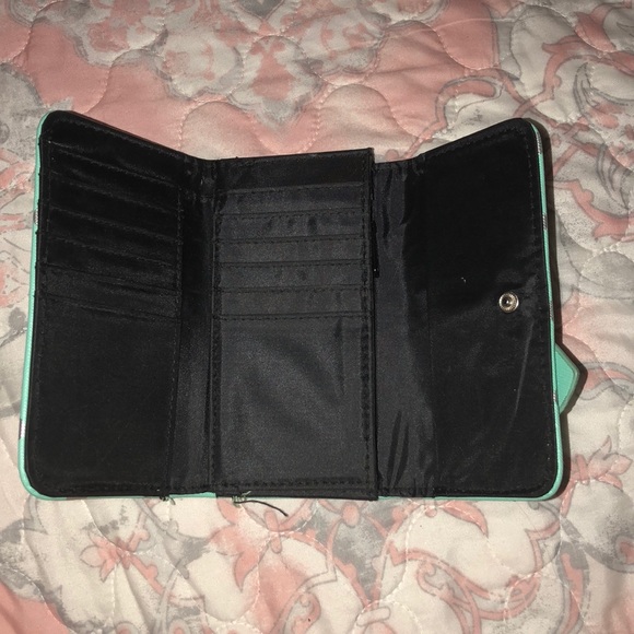 Teal & silver polka dotted wallet - Picture 3 of 4